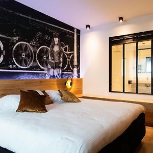 Hotel Leo Station, Villa Et Annexes